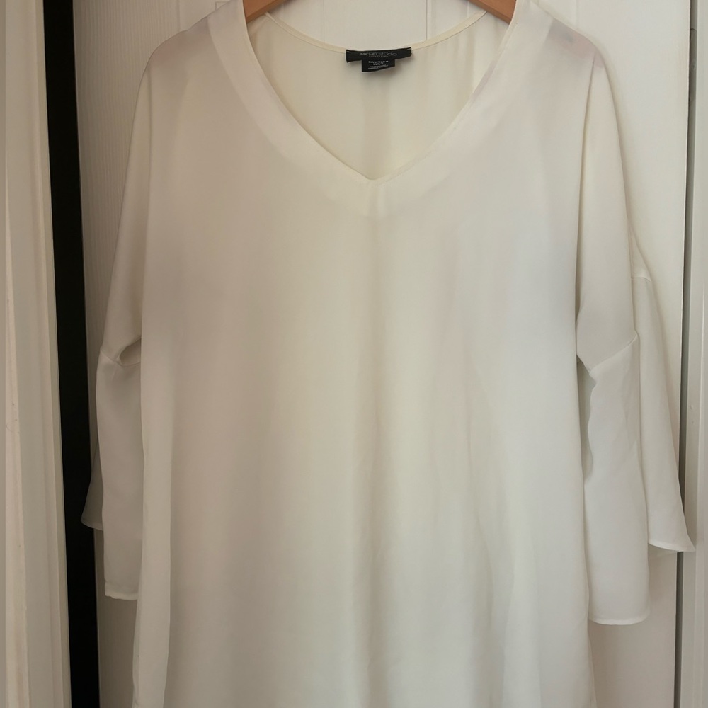 Ladies White Tumic with 3/4 sleeves and silver decorative  buttons